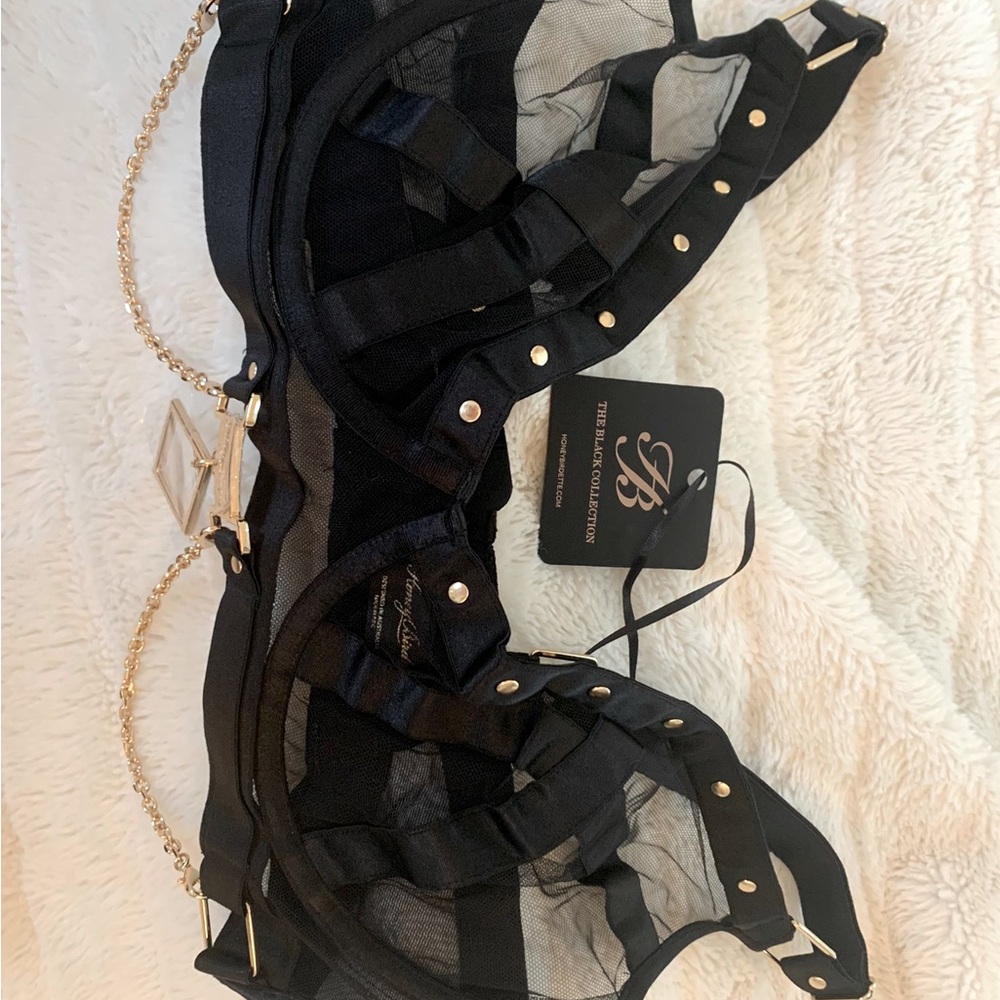 Can be purchased as set or saperatly .It is unworn,with label on it